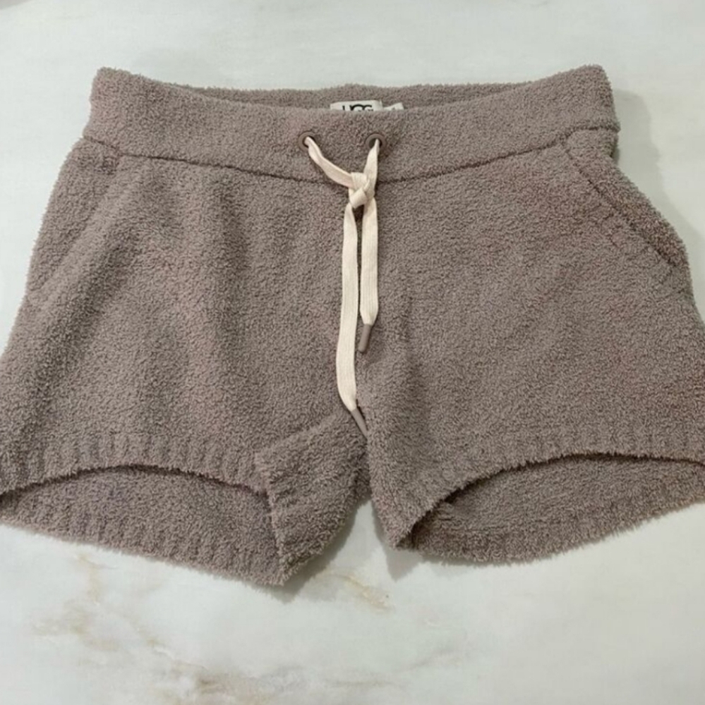 Ugg lounge shorts size medium
